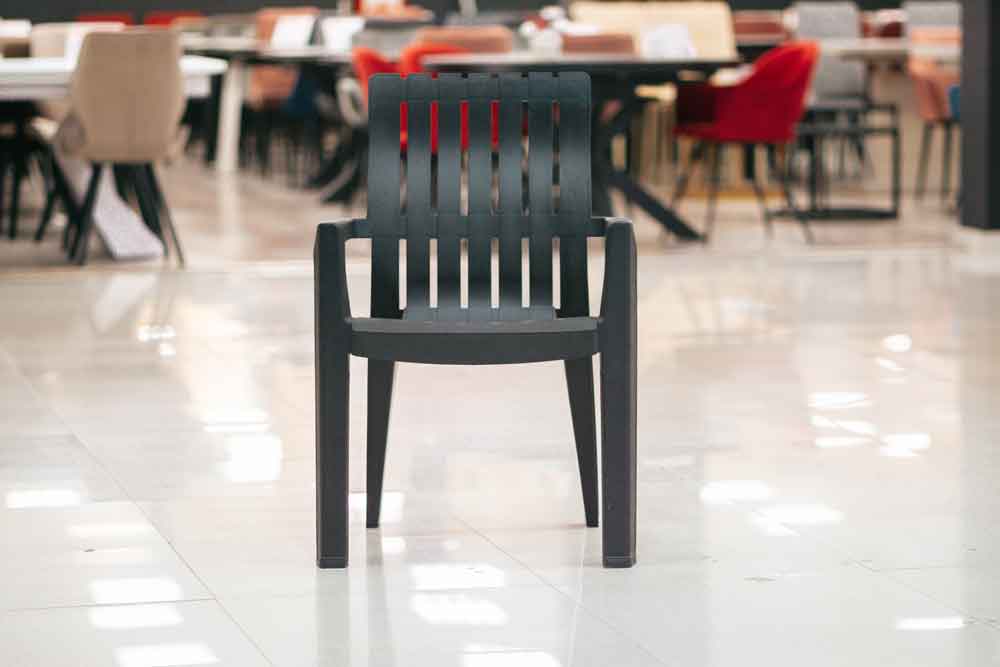 Стул садовый с подлокотниками Rattan CHICAGO из пластика