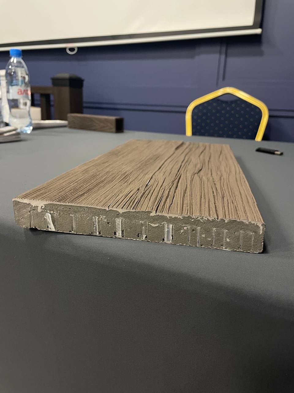 PU DECK 200×25 мм коричневая