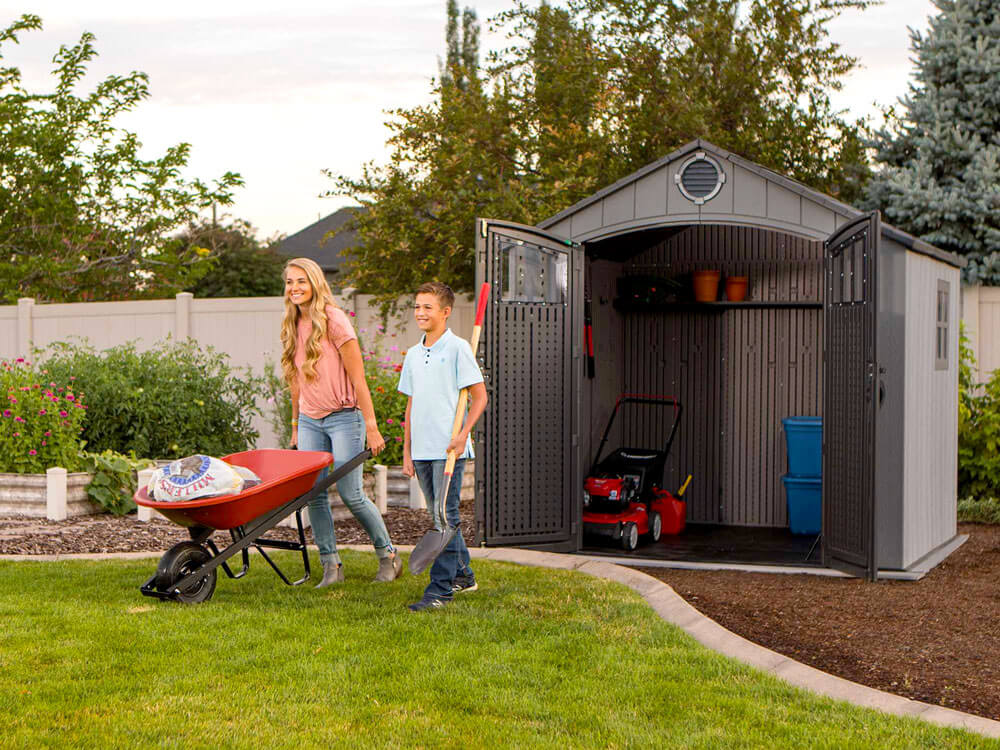Пластиковый сарай (хозблок) WOODLOOK 8x7,5 60299 габариты 223,6 х 238,7 см с двускатной крышей для дачи или загородного дома